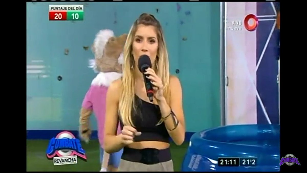 PiincheZorra's tweet photo. La conductora mas bella 🎤😊 @laufer4 #AxelEnCombate https://t.co/z35V9cvF0c