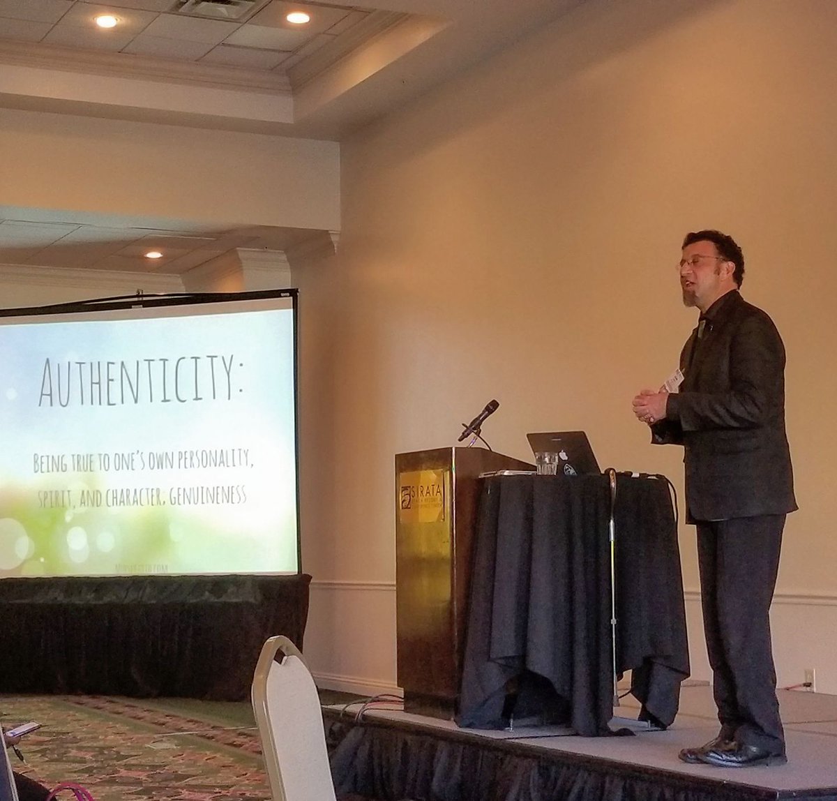 nursekeith's tweet photo. Talking on stage at #NNBA2017 about authenticity as the engine of your business! #nurseentrepreneurs #nursesinbusiness https://t.co/pIpkbkRYFc