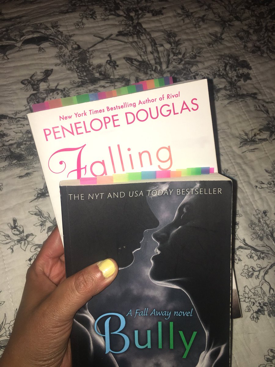 RomiFuck's tweet photo. Reading my favourites one more time! Love them so much! ๐งก๐งก๐๐๐๐ #JaredTrent #JaxonTrent #FallAwaySeries @PenDouglas #books https://t.co/utcKl8DfCX
