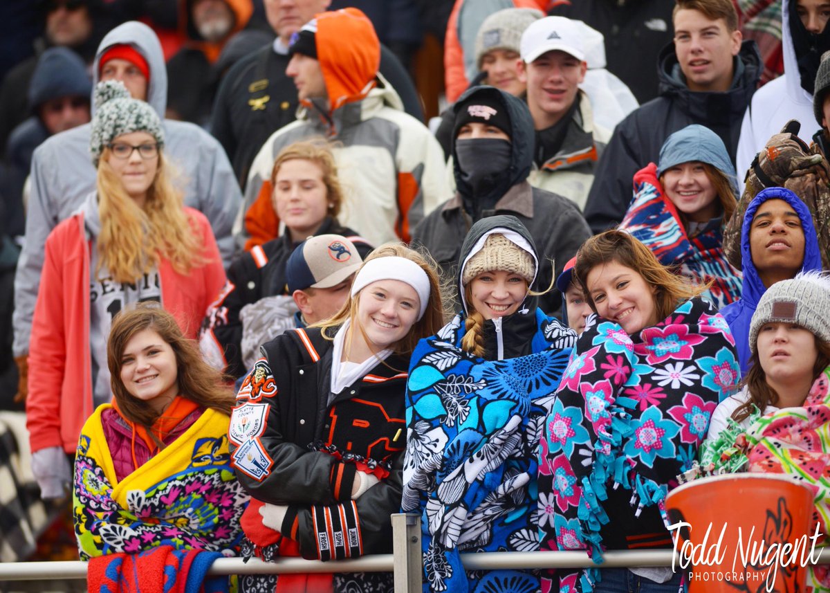 tanugent12's tweet photo. A few more shots of @pcpiratenation cheering on @_pcpirates @PCHSAthletics1 #thebeststudentsection https://t.co/up91mNqYNT