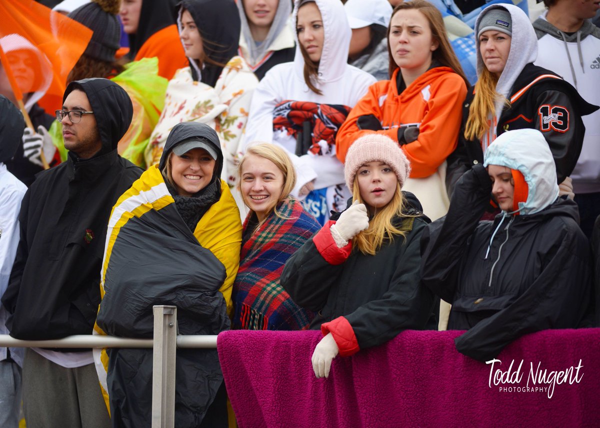 tanugent12's tweet photo. A few more shots of @pcpiratenation cheering on @_pcpirates @PCHSAthletics1 #thebeststudentsection https://t.co/up91mNqYNT