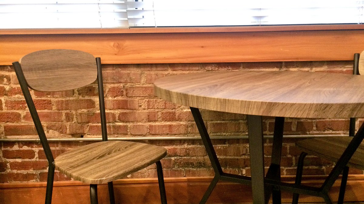 24springstreet's tweet photo. Poplar base moldings, exposed brick and thermal paned glass for ultraviolet protection and energy efficiency. #stlapartments https://t.co/mxrA1vsNed
