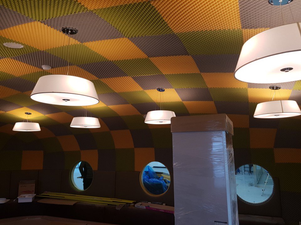 해오름도서관(구 상원도서관) 신축공사 현장입니다. 어린이 열람실 내부 모습입니다. 돔형태로 벽과 천장에 밝은색의 흡음재로 마감하여 아이들이 책을 쉽게 접할 수 있도록 조성하였습니다. #성남시 #시설공사과