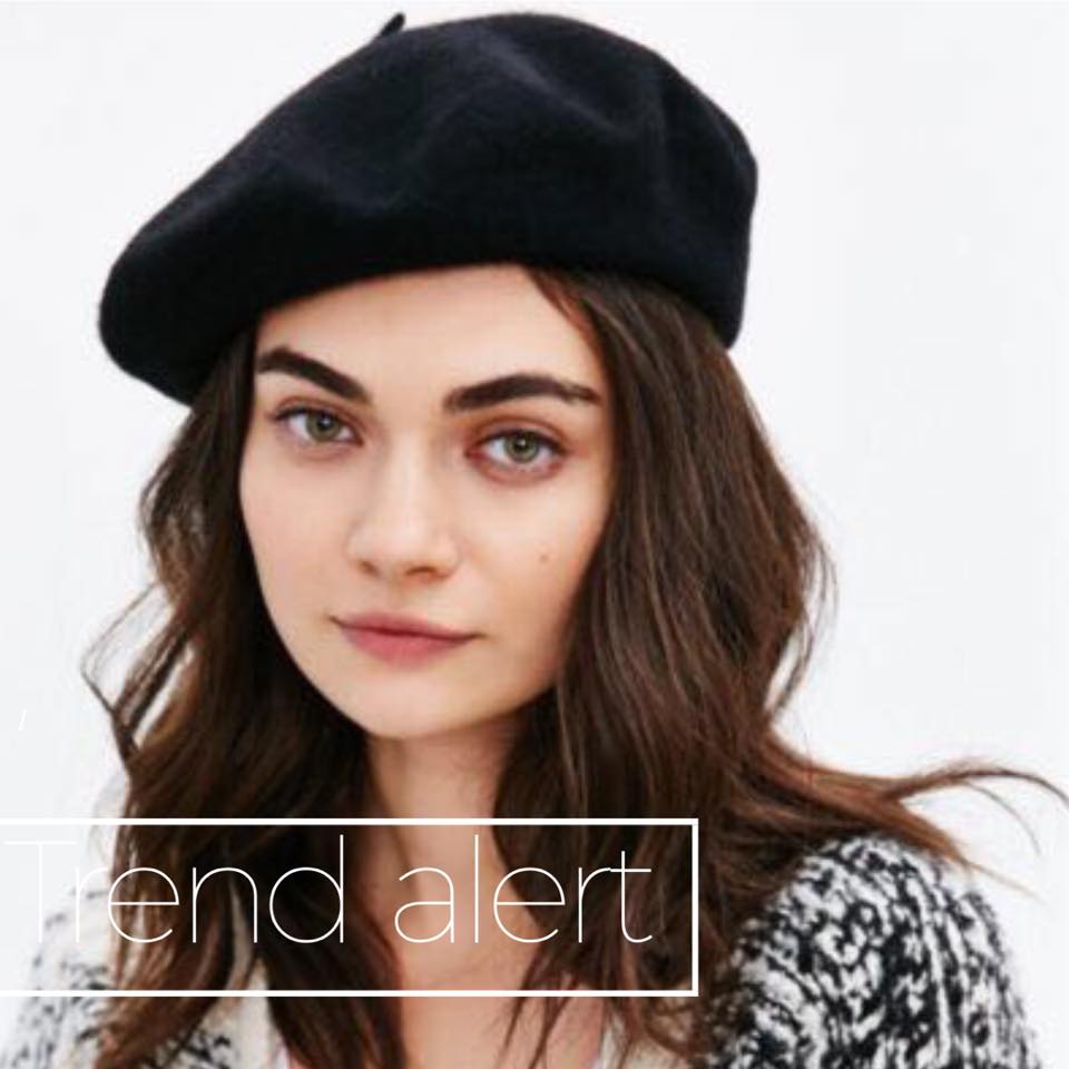 MagentaStyleLab's tweet photo. ¡Las boinas han vuelto para quedarse! No olvides usarlas para protegerte del frío y también para darle un toque más trendy a tu outfit. #TrendAlert https://t.co/y7Iv6wjxd5