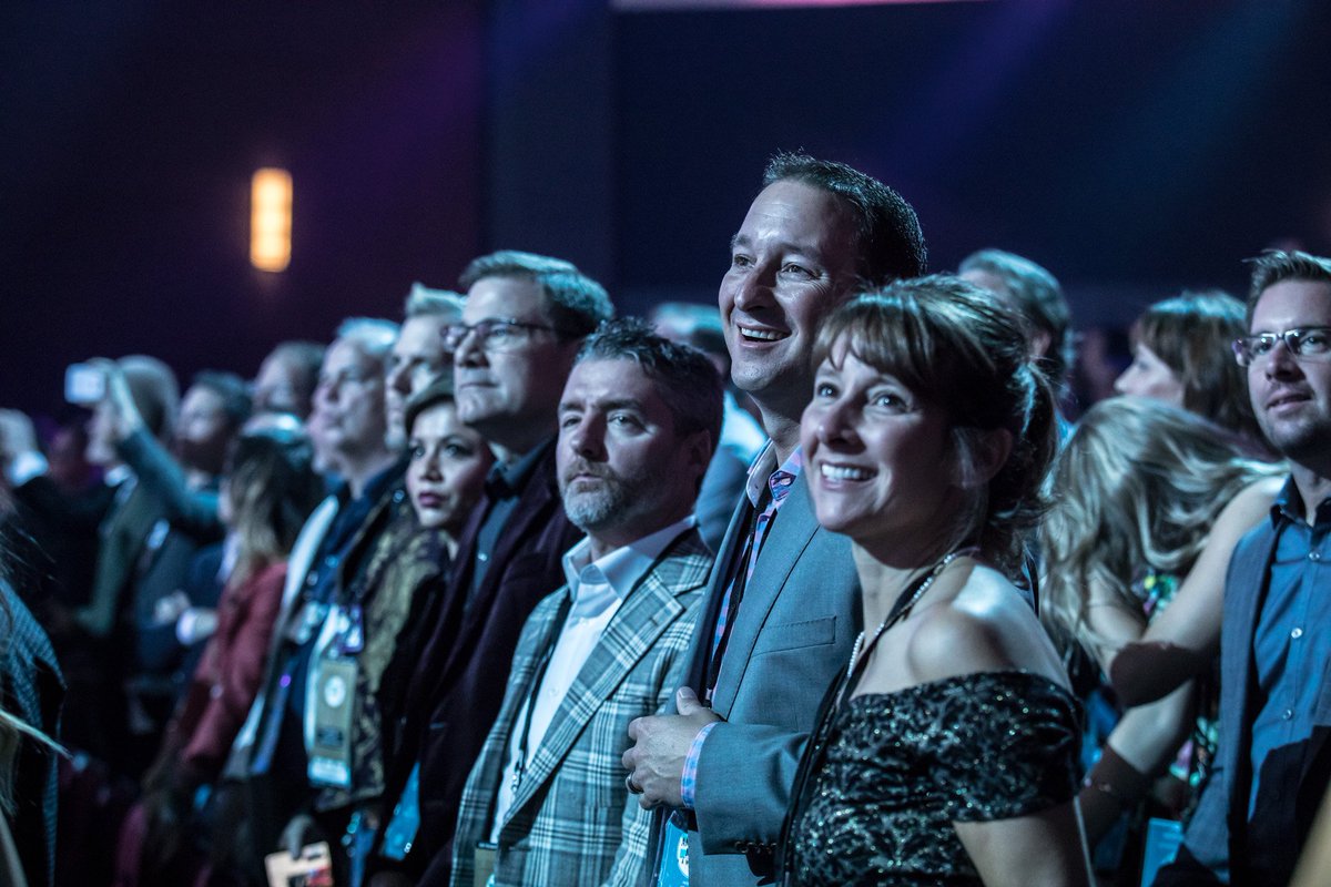 AMAs's tweet photo. If you're wondering what it looks like to sit up close like the artists at the #AMAs, the #AMAsVIPs have you covered. 🙌 https://t.co/kIvJsab0Nn