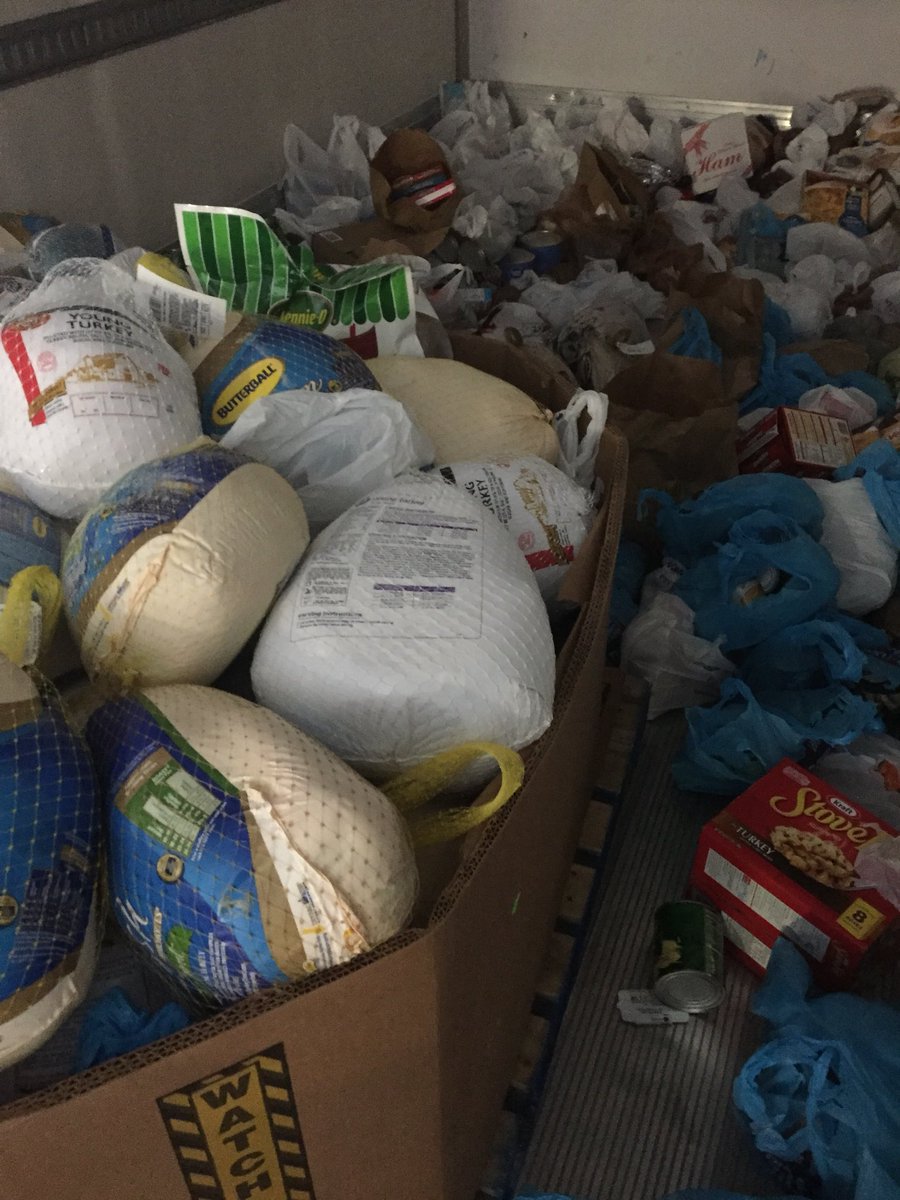 ProdiseePantry's tweet photo. Thank you #3CircleChurch for 300 plus turkeys, hams & canned foods #Thanksgiving @ProdiseePantry #ItsAboutHunger #generosity #prayersustainsus https://t.co/NUsyz8UOcx