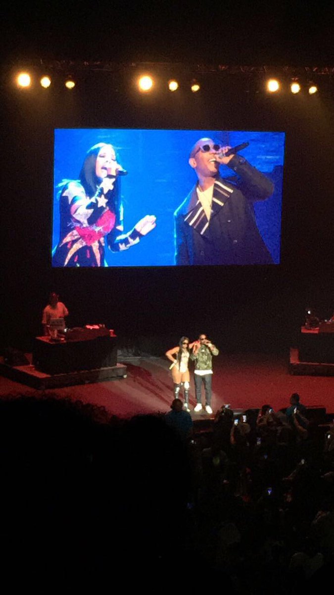 _aloharjo's tweet photo. 11.18.17 || Ja Rule & Ashanti ๐ค๐ #snapchatquality https://t.co/Q0mJDaWr9i