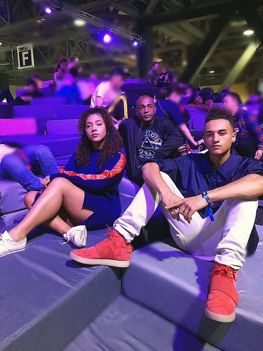 TheCarterCLLCTV's tweet photo. #ComplexCon https://t.co/22cRZDA1Id