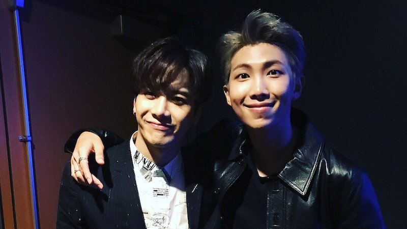 soompi's tweet photo. #GOT7's Jackson Reunites With #BTS's RM At #AMAs
https://t.co/rbiAjPOONb https://t.co/8I9G9cyuVq