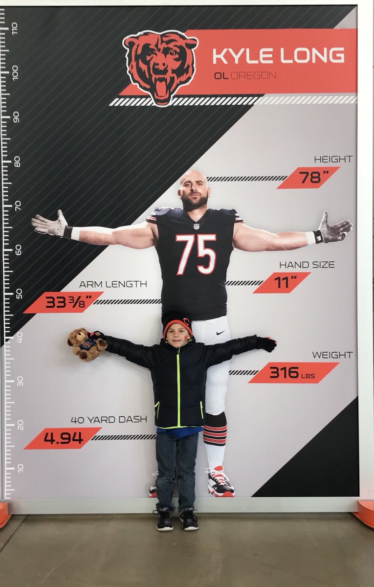 hhumyak's tweet photo. #myfirstbearsgame @Ky1eLong https://t.co/Y3E7hwb5X6
