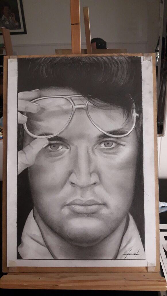 GloriaBari's tweet photo. #Elvisfans #ElvisPresley #elvisdrawing by @leonel34 #PencilDrawing https://t.co/FkUiS5jTYr