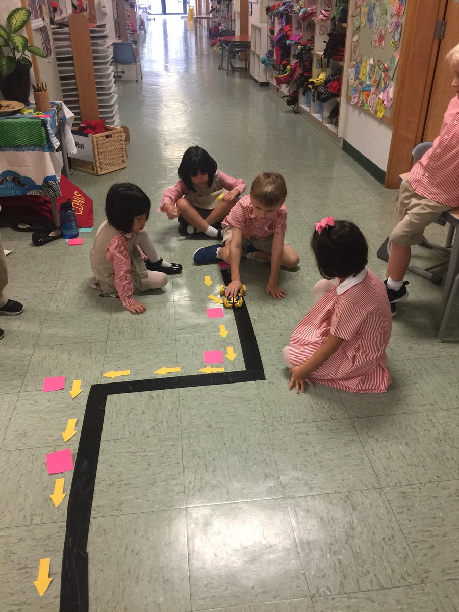 RebeccaTupling's tweet image. Learning how to code in Prep #transdisciplinarylearning #lifelongskills thank you @makkyfung for your help! #cdnisls