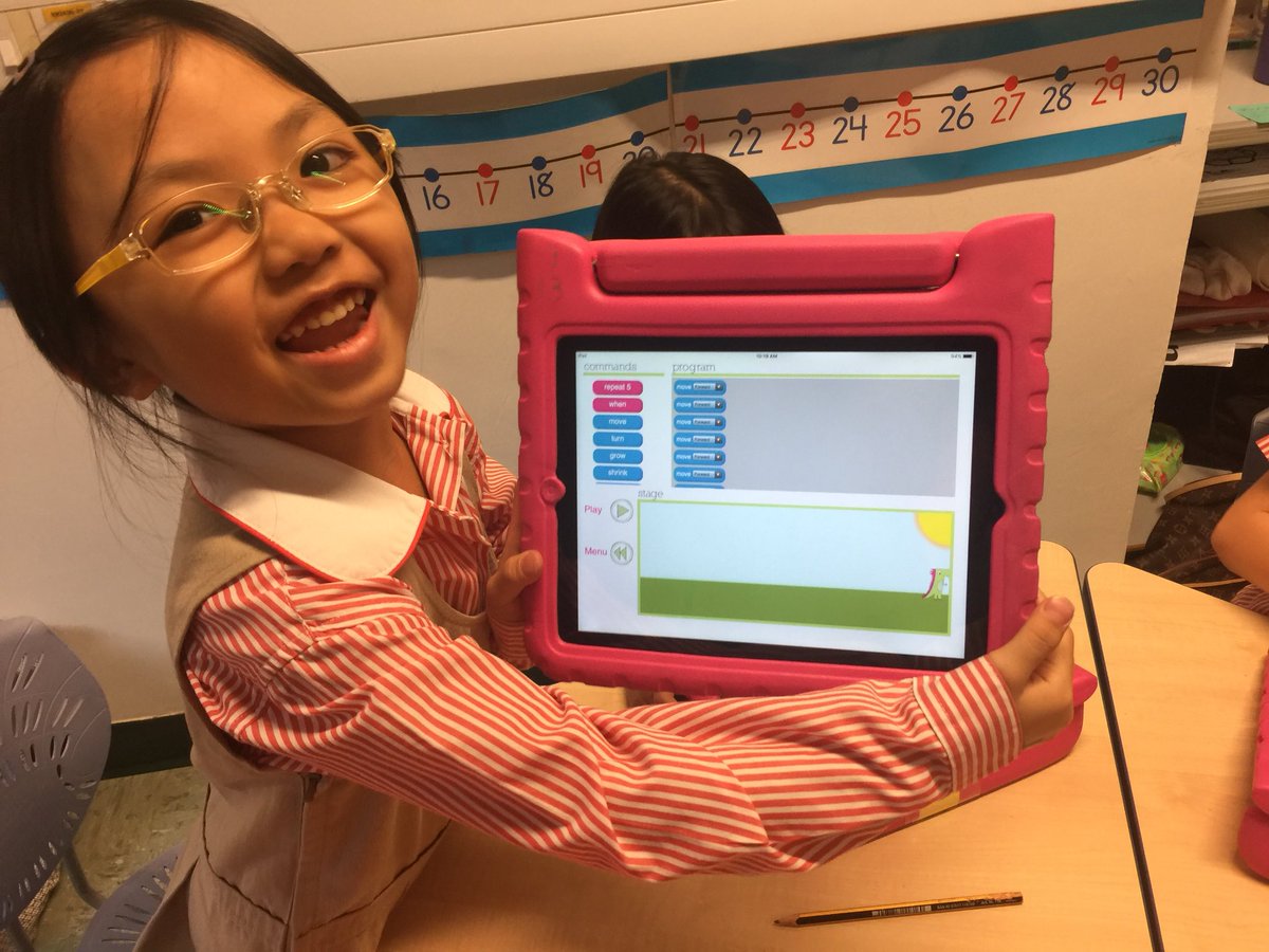 RebeccaTupling's tweet image. Learning how to code in Prep #transdisciplinarylearning #lifelongskills thank you @makkyfung for your help! #cdnisls