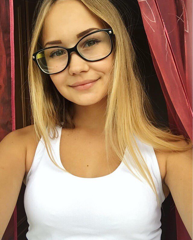 💦👓#SexyGirlsWithGlasses👓💦 Cuteness