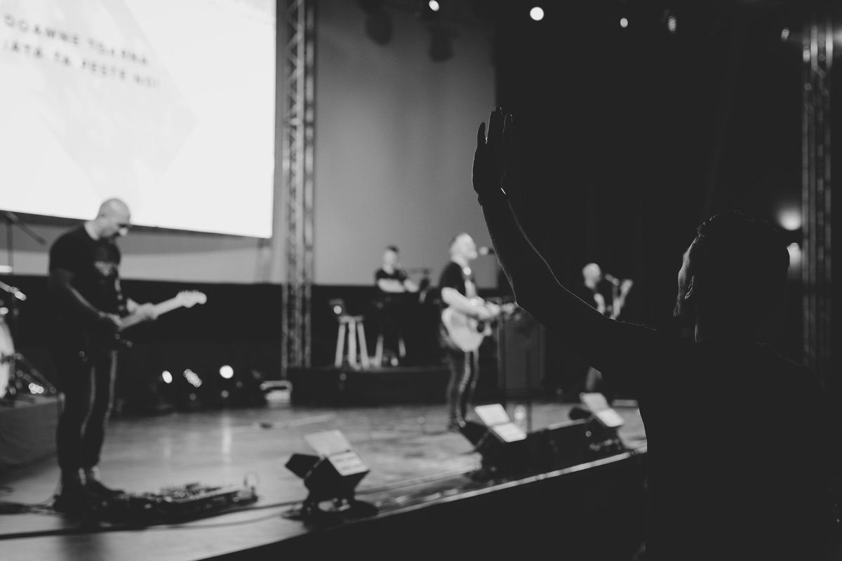 ConfTORENT's tweet photo. “True worship, 
W O R S H I P that is pleasing to God,
radiates throughout a person’s entire life.”  A.W. Tozer 

📸 @danrusu 
#live #torent2017 #undrumnou https://t.co/hChH9SB4AD