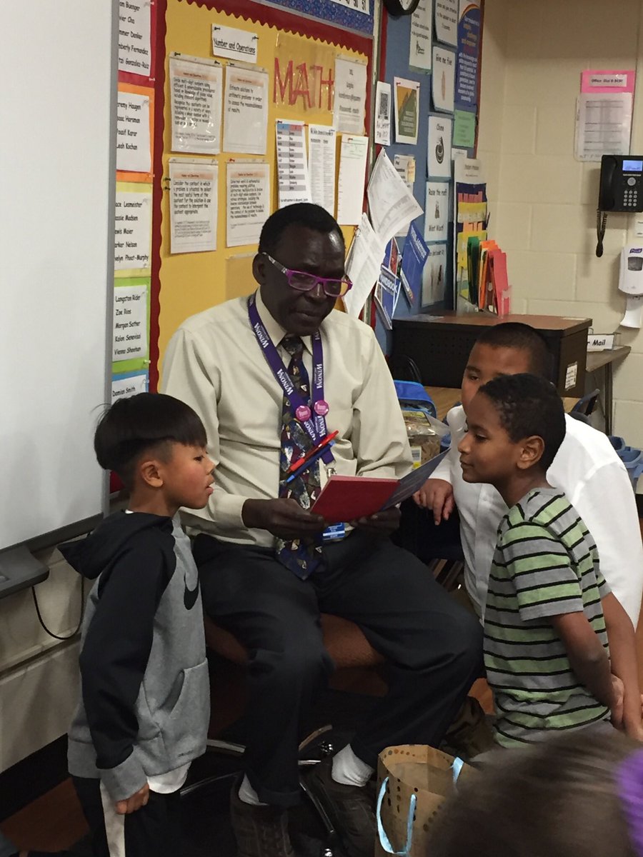 BrainGymLady's tweet photo. Students say farewell to our student teacher, Mr. Ajal. #pinewoodrps https://t.co/5daRrLS8lX