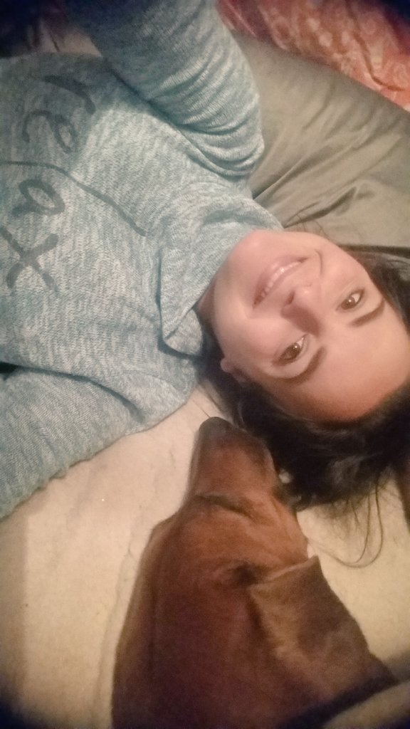 MarionFiedlerTN's tweet photo. Sent out a HAPPY MONDAY greeting! If you want to read about what made my Monday morning #especiallyhappy: https://t.co/iVfGGfTQCL
#MondayMotivaton #MondayMorning #HappyMonday #rhodesianRidgeback #doglovers #comfy #backfromtour #bandontour #soulsitas #soulmates #happymoments https://t.co/IzkSVbXqUO