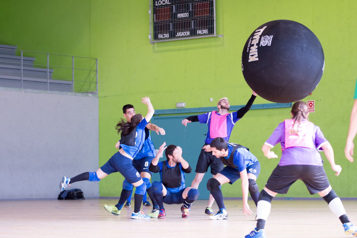 KCB_KT's tweet photo. Gran torneo del equipo este fin de semana en León. #NewEraNewRules https://t.co/bwYQPaZqLZ