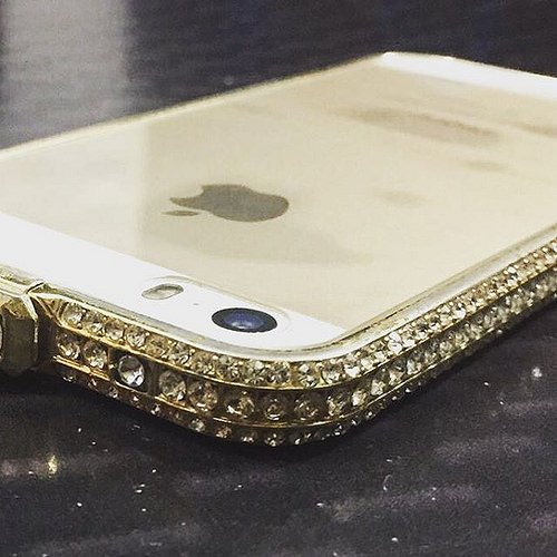 Iphone8My's tweet photo. (Bizarro ou Luxo? IPhone 5s Gold #socell #macapa #macapá #amapa #amapá #macapashopping #shoppinggarden #vilanovashopping) has been published on My Iphone 8 - https://t.co/wbC8x69sVs https://t.co/mL2N3ctQvp