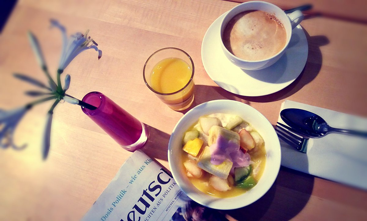 petervonstamm's tweet photo. Ich glaube, das wird heute ein wunderbarer Tag in München 😀 Das Frühstück im Pullman Munich #Hotel ist vielversprechend: Birchlermüsli, Saft, viel Obst, guter Kaffee. Lecker!
@gastrobenni
@pullmanhotels
@Accorhotels
@AccorHotels_DE
#PullmanWellbeing
#PullmanLife
#FeelWelcome https://t.co/qTZcGaIIjm