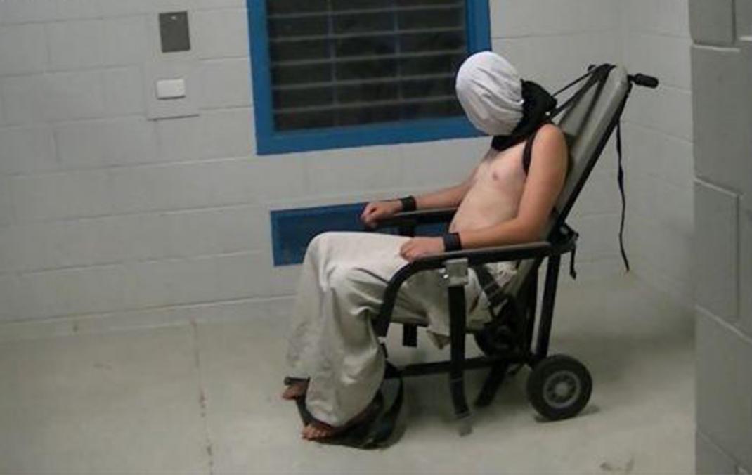 KenRoth's tweet photo. After revelation of shocking abuse of detained children (mostly Aboriginal), Australia report calls for closure of centers “not fit for accommodating, let alone rehabilitating” the children they lock up. https://t.co/cUD6MwOcOM https://t.co/J0XkHIPcRZ