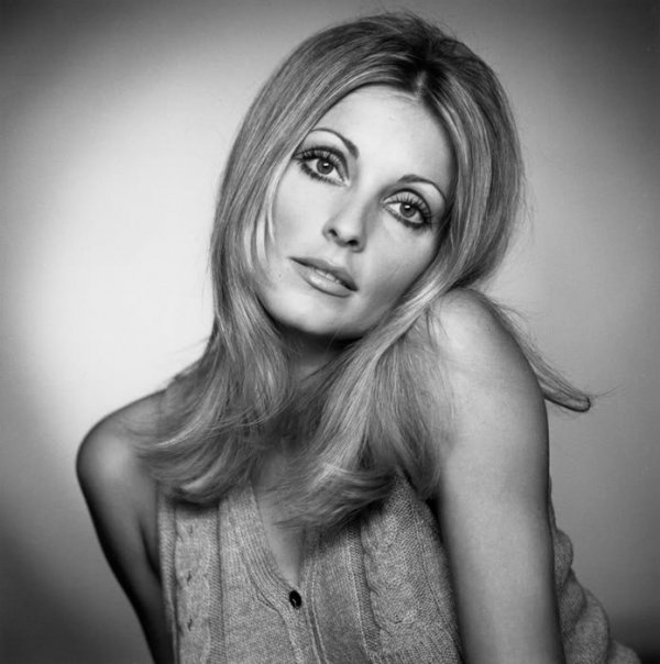 EtrnlSharonTate's tweet photo. With time, may #SharonTate only continue to gain power as #CharlesManson recedes into the darkness from which he emerged...let all Manson Family victims RIP https://t.co/yYyXjfwKtq