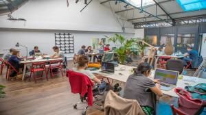 officeswinner's tweet photo. Un quart des actifs travaillant au bureau utilisent ponctuellement des tiers-lieux : https://t.co/RIjgfhhk5p /2AONcm. Réservez celui qui vous convient aujourd'hui en toute simplicité sur https://t.co/e42Jw6jr30 #officeswinner #espacedetravail #àl'heure https://t.co/TqSzJ4sPdP