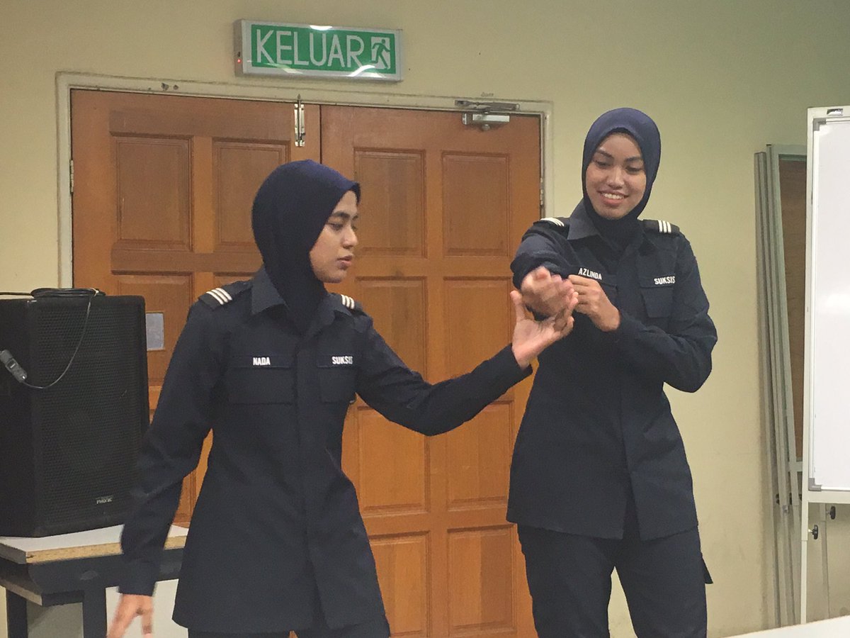 seed2k17's tweet photo. SUKSIS reps showing us a demonstration of self defense techniques https://t.co/B14sUJOngc