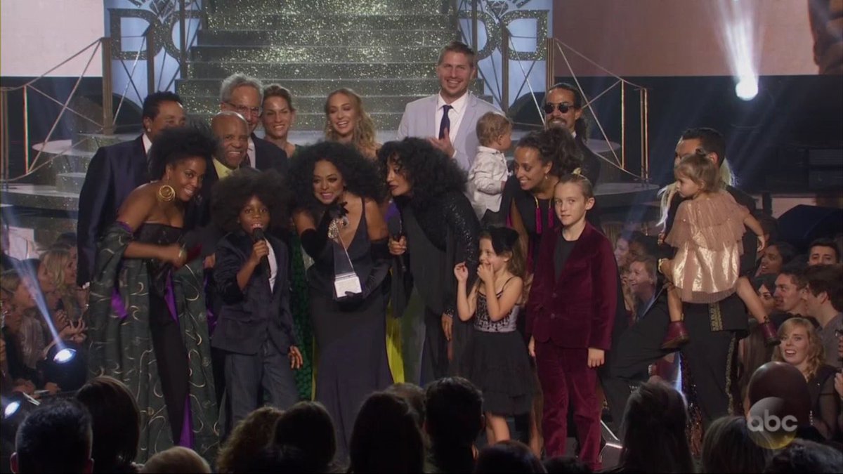 SeasonalShade's tweet photo. Her grandson is adorable. His celebration of his Grandma was on 💯 #AMAs #DianaRoss https://t.co/sljUrl1mlY
