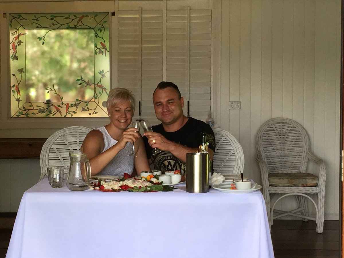 Unique_Proposal tweet picture