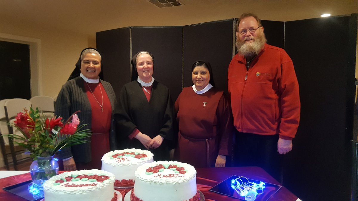 frmarkarnzen's tweet photo. Celebrating the 81st anniversary of the founding of the #MESST Eucharist Missionaries of the Most Holy Trinity at Our Lady of Guadalupe Parish. Pray for these holy and faithful Sisters. #vocations @DSJVocations https://t.co/5Zu2B89bPe