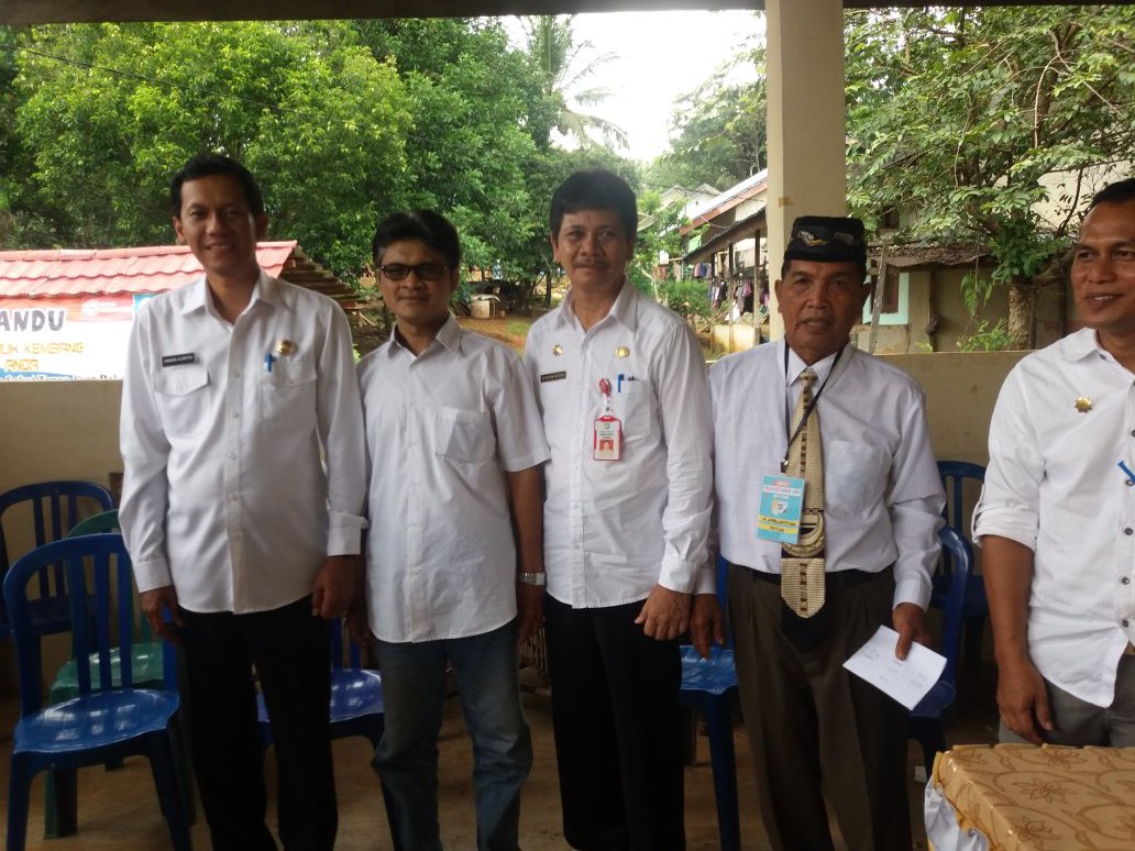 P3MDKalSel's tweet photo. Monitoring Pilkades Kec. Batu Ampar Ds. Damar Lima Kab. Tanah Laut_Prov. Kal-Sel #15_11_'17 https://t.co/bGGavAIVel