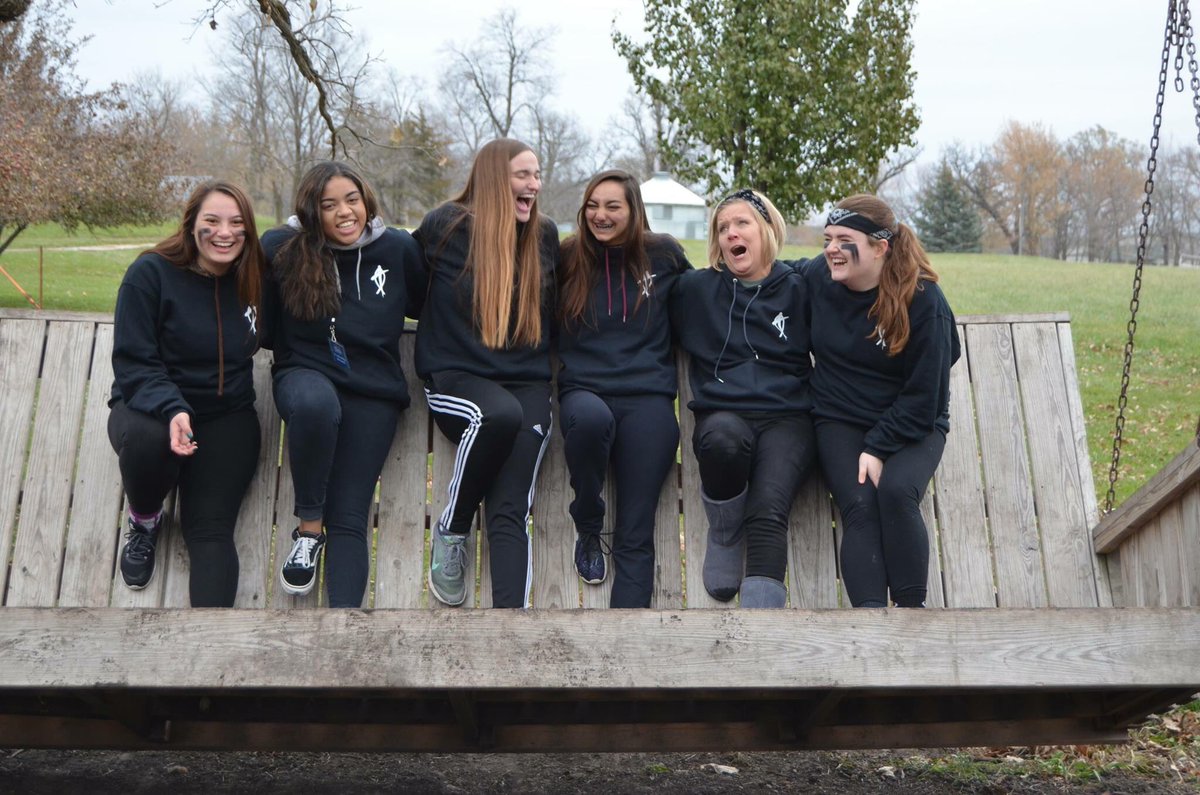 sierradakota10's tweet photo. Pictures can capture true happinessππ
β’
#fallretreat2017 #encounterswiththerealjesus https://t.co/8dzBGUmQPb