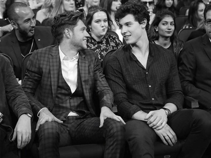 Get yourself someone on looks at you the same way Niall looks at Shawn