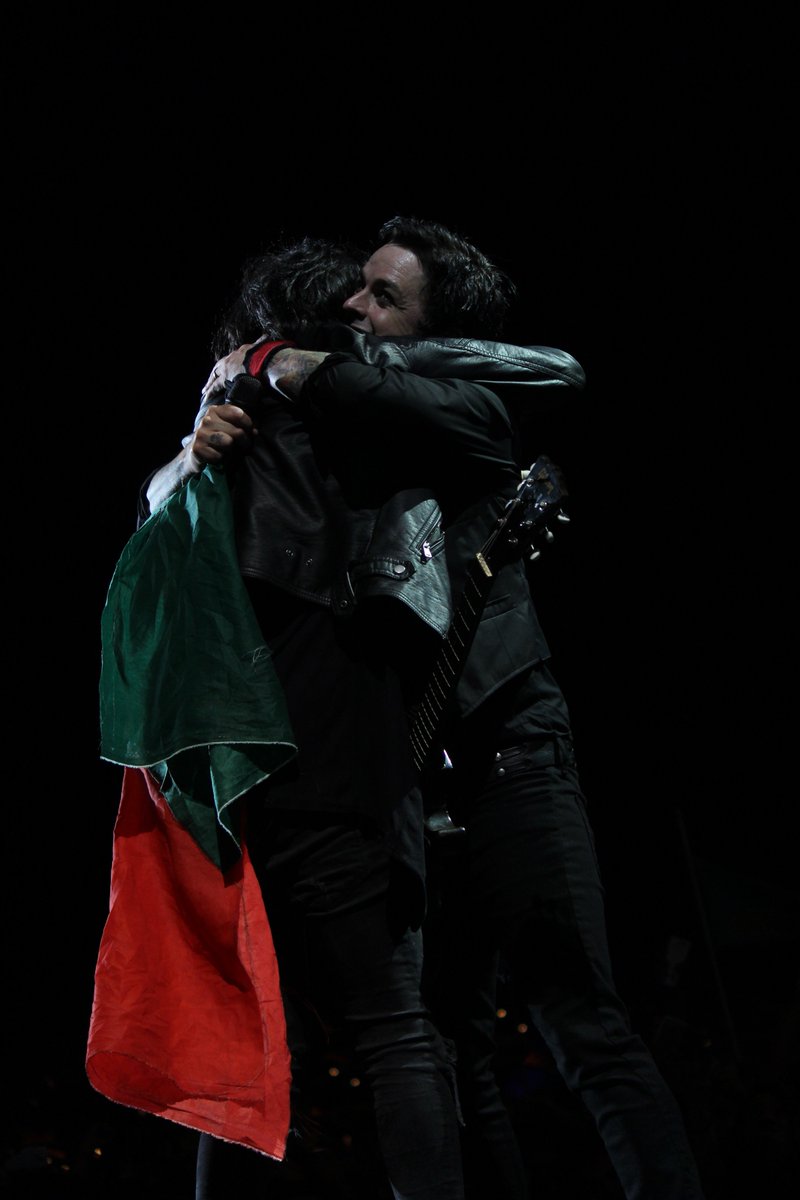 RollingStoneMX's tweet photo. Green Day cerró con broche de oro una de las mejores ediciones del Corona Capital #DoritosCC17

Fotos: @photolivemusic https://t.co/KgZLHS3q9S