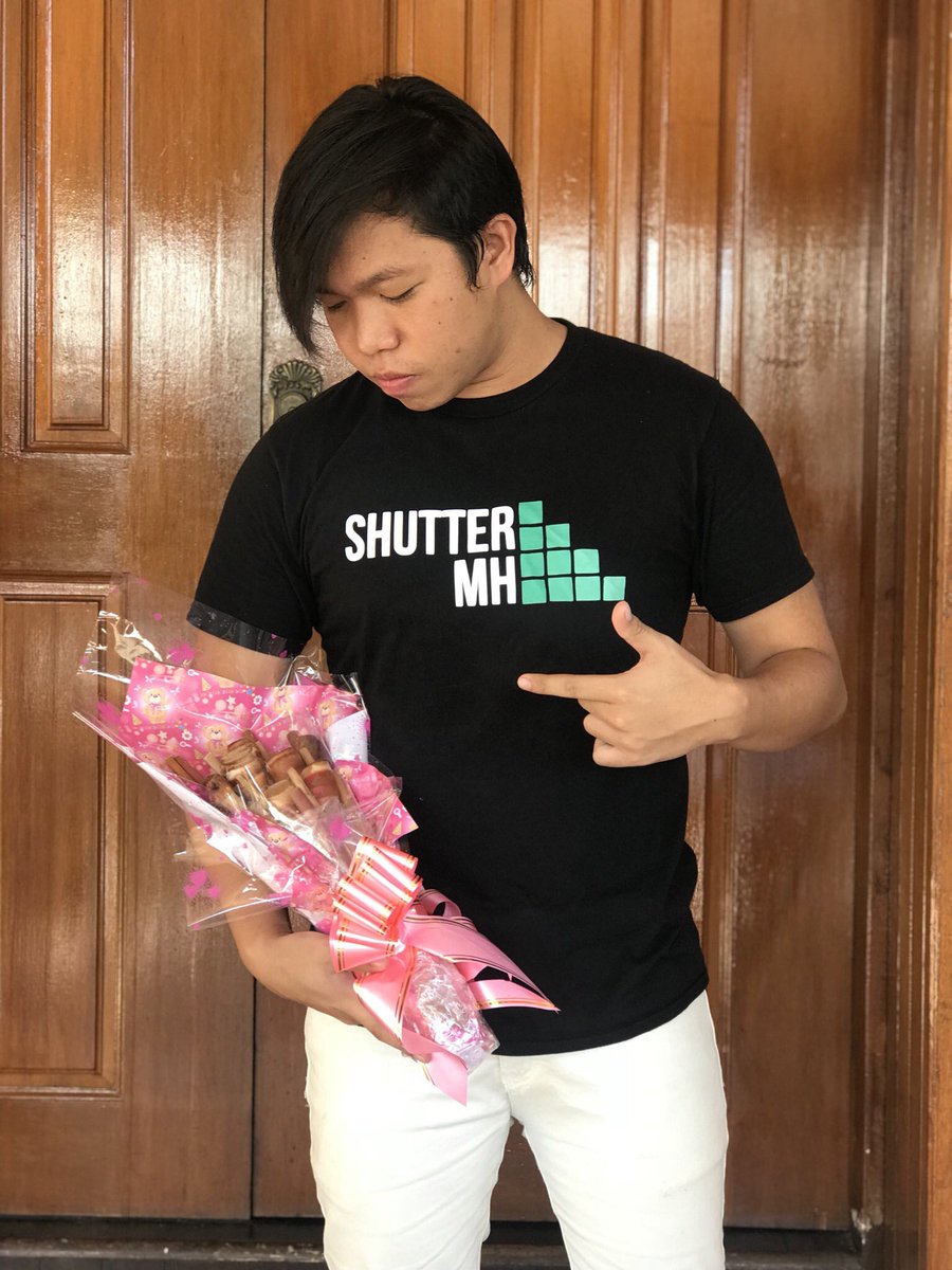 shutterMH's tweet photo. Graduation Sabah Version!
Congraโtuhauโtion and Happy Graโtuhauโtion!
#shutterMH
#MakeitHappen https://t.co/3EbOgUSBHz
