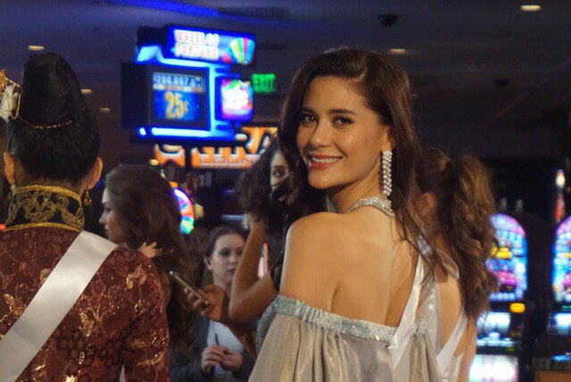 beautiwa's tweet photo. Maria look absolutely stunning in this dress 😍 @mariaehren #MissUniverse #Thailand #MissUniverseThailand #MariaEhren #MariaPoonlertlarp #MariaOutfit https://t.co/siciaesIc8