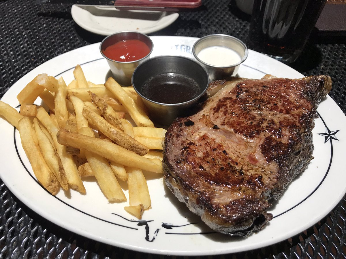 Fukudamana's tweet photo. 食いしん坊
恐らく500g超え
発表者の某先生方と夕食
#AAEP2017 #リバーウォーク #エクワインレーシング https://t.co/mbUhy2bDoR