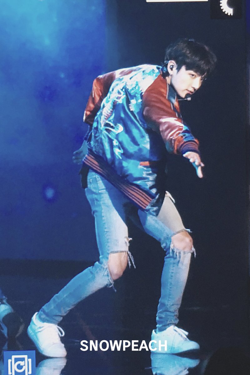 JUNGKOOKcokr's tweet photo. 자랑스러워ㅠㅠ #정국 @BTS_twt  #BTSxAMAs #AMAs https://t.co/Z58bHuHsmi
