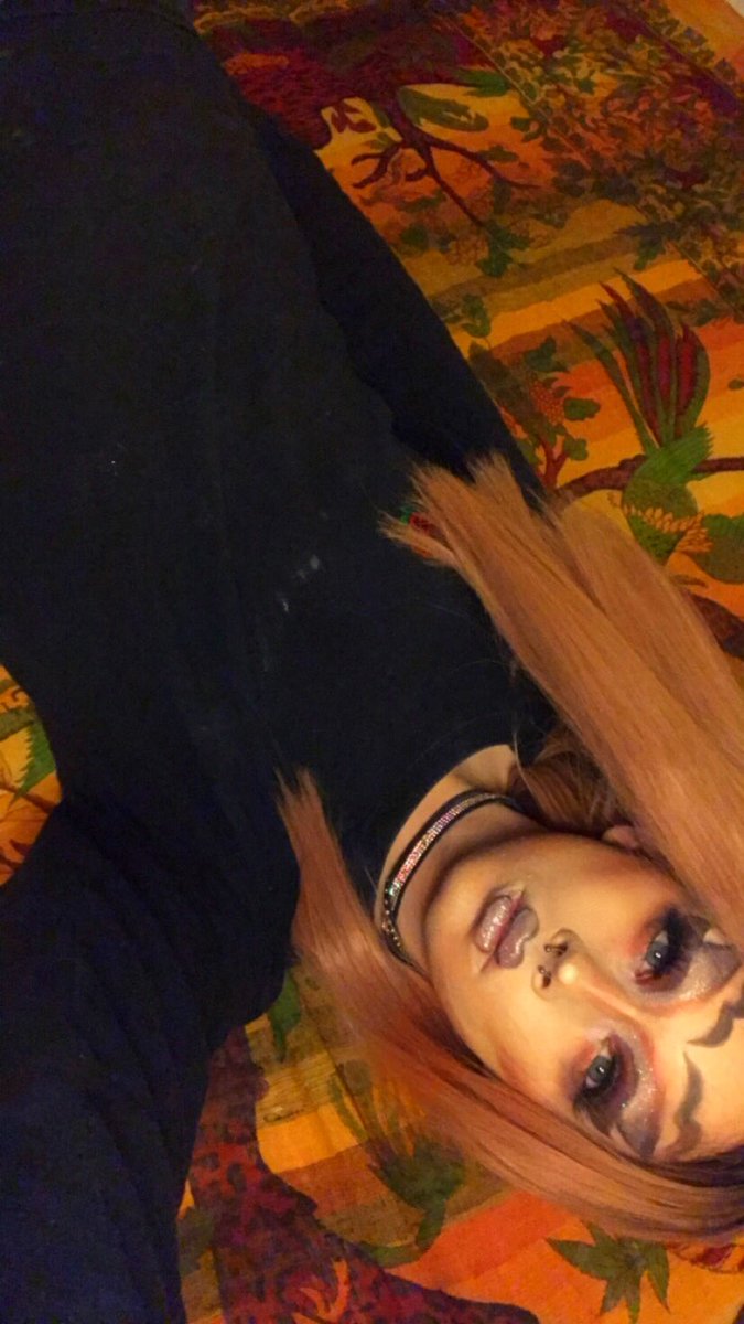 shy_gengar's tweet photo. Earth Teen ✌🏻💝💎🎀 #kimberlynncartier #bookme #squigglybrows #glitter https://t.co/wwZbP2AImB