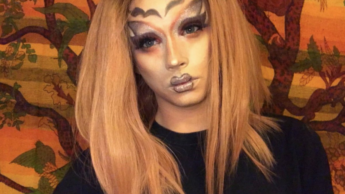 shy_gengar's tweet photo. Earth Teen ✌🏻💝💎🎀 #kimberlynncartier #bookme #squigglybrows #glitter https://t.co/wwZbP2AImB