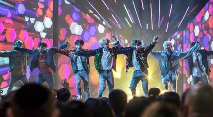 BTS_ARMY's tweet image. "Here's #BTS"…AMAs의 슈퍼스타 (종합) m.entertain.naver.com/read?oid=433&amp;amp;a… @BTS_twt @bts_bighit