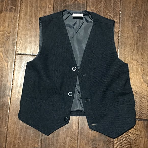 FrugalNovice's tweet photo. Love these pieces for my kids' holiday looks from @Crazy8! Awesome style I can mix &amp; match for tons of great outfits. Check out what I paired these with! https://t.co/fQY1crsR1F #ShineYourWay #Crazy8Kid #Crazy8Denim #sponsored #style https://t.co/EiFxnRcUwR