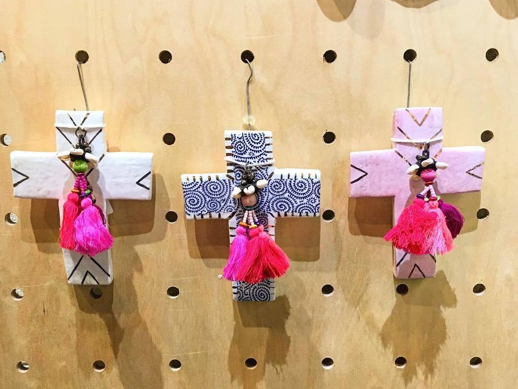timbertailorshp's tweet photo. Ooh la la! .
.
#designermaker #handmade #australianmade #ceramics #madeinmelbourne #handpainted #canberra #cbr #lonsdalestreet #braddon #braddonshopping #oribuilding #orishops #canberralife #canberrastyle #cross #ceramiccross https://t.co/rLdwhBwGxm