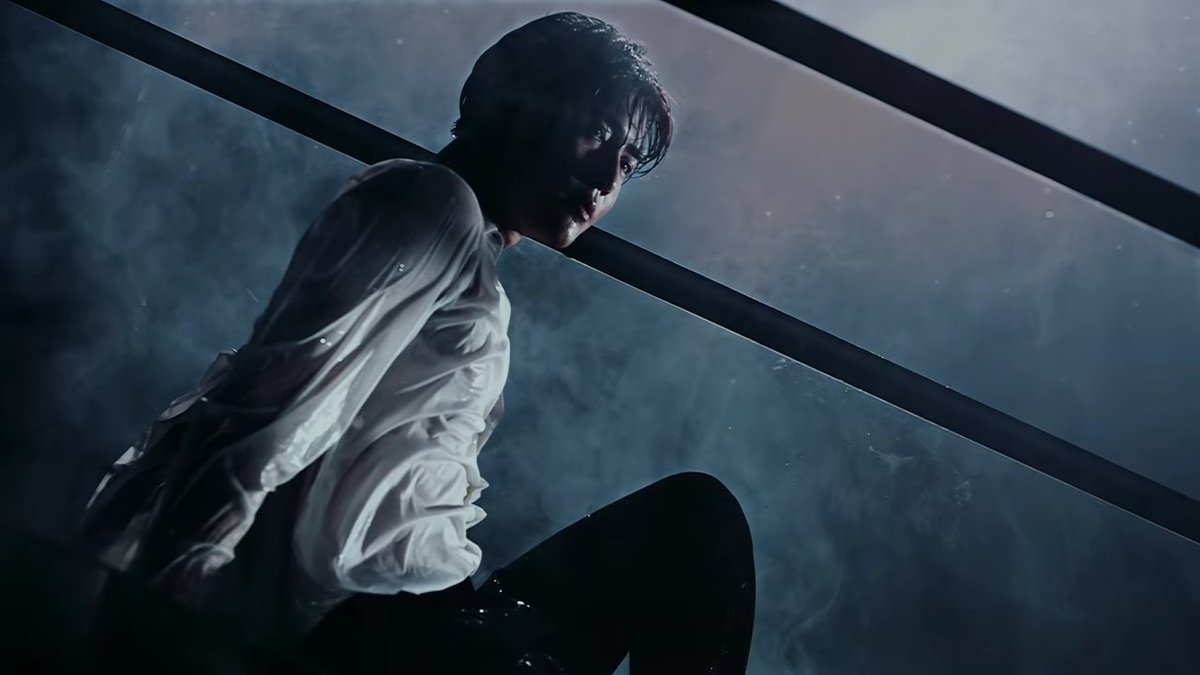 ZquadCanada's tweet photo. Let me just say that I was shook Suho looks gorgeous his makeup is on point his skin is glowing his eyes are beautiful and those abs are killing me Best teaser soo far ππ#SUHO @weareoneEXO #EXO_Japan_1st_album #CountdownTeaser https://t.co/vPX85qyELw