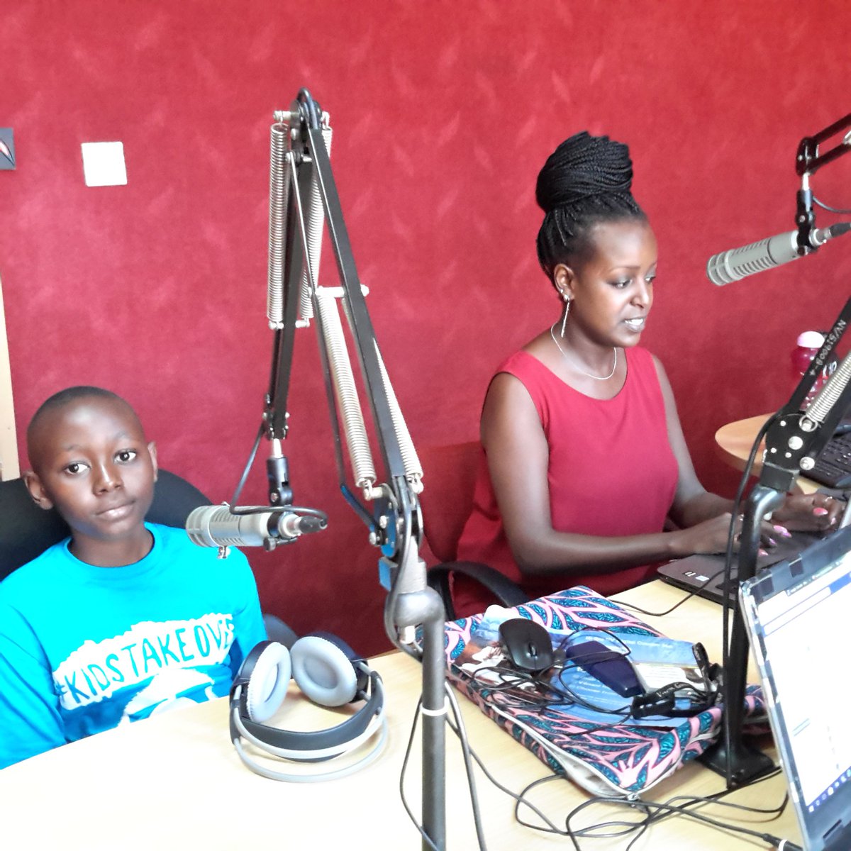 CNtabadde's tweet photo. #KidsTakeOver at @XfmUG with @kanyindo @rudende https://t.co/VR4hirrCyl