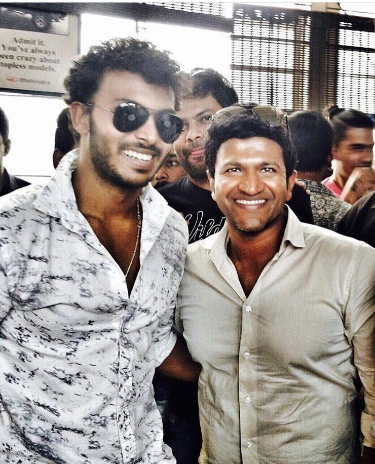 ManoranjanFc's tweet photo. ಪವರ್ ಸ್ಟಾರ್ ಜೊತೆ ಸಾಹೇಬ.
ಎಲ್ಲರಿಗೂ ಶುಭೋದಯ 😎 https://t.co/kjv1mTVdI1