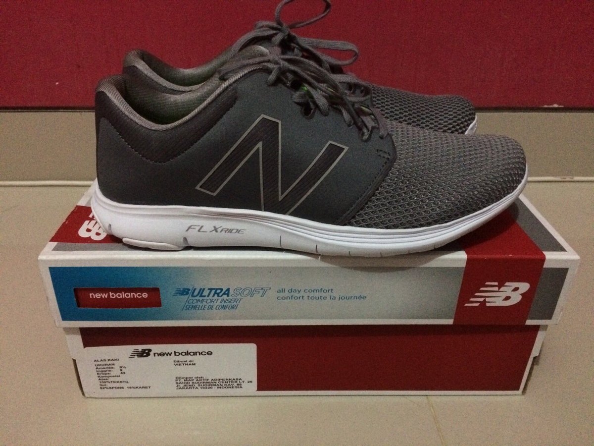 SUROBOYOAE's tweet photo. @bonekcasuals @Green_Nord27 @BHC27_ITS Sepatu New Balance FLX ride
Dijamin Original 1000% Made In Vietnam
Barang masih baru
Dijual buat persiapan mengawal kebanggaan #modalsemifinal
Ukuran 43
Jual 630000
Minat Wa 087851610040 Cod Surabaya Selatan, siap kirim ke sluruh indo https://t.co/sknX0cTwXz