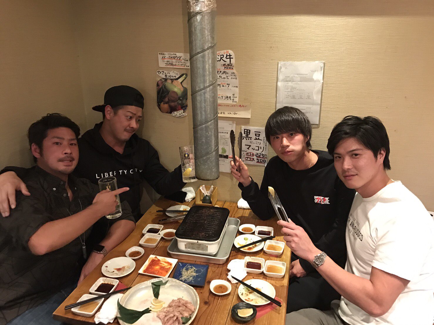 合同会社ibizaコーポーレーション 17 11 19 Sun 同年代であり株式会社generades代表の坂口くんと 一つ下で川崎フロンターレで活躍されている森谷賢太郎くん 元水球日本代表でありテラスハウス でも活躍された保田賢也くんと楽しい 合同会社ibizaコーポーレーション 17 11 19 Sun 同年代であり株式会社generades代表の坂口くんと 一つ下で川崎フロンターレで活躍されている森谷賢太郎くん 元水球日本代表でありテラスハウス でも活躍された保田賢也くんと楽しい