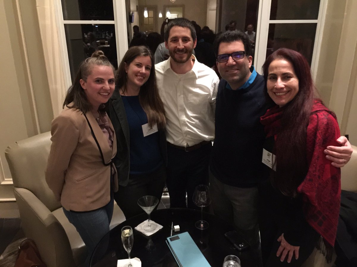 dorksidedarth's tweet photo. The @uoregon crew at #ASTR17 it was a blast! https://t.co/h1GDPTbuJv